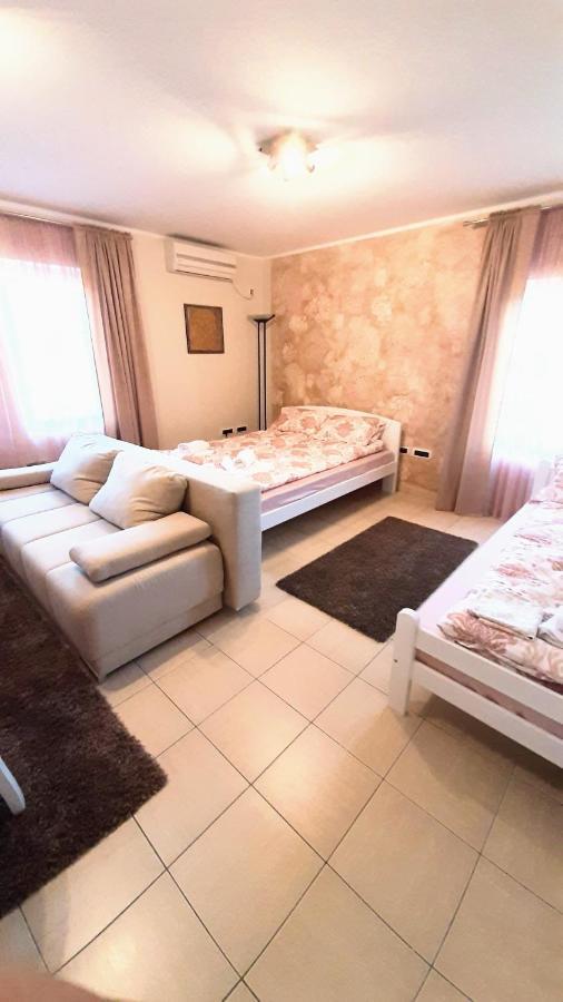 Apartman Marija 2 Srbobran エクステリア 写真